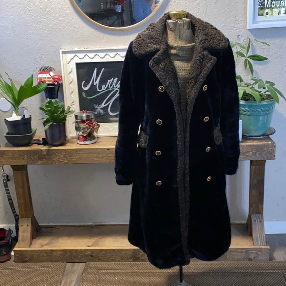 PENNY LANE SYTLE FAUX FUR COAT